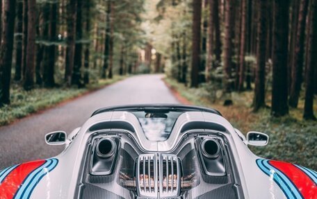 Porsche 918 Spyder, 2014 год, 155 000 000 рублей, 11 фотография