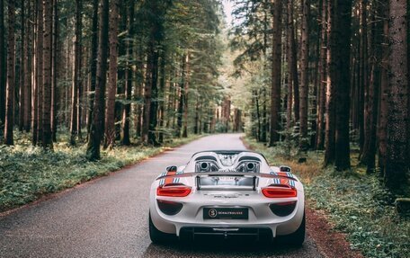 Porsche 918 Spyder, 2014 год, 155 000 000 рублей, 16 фотография