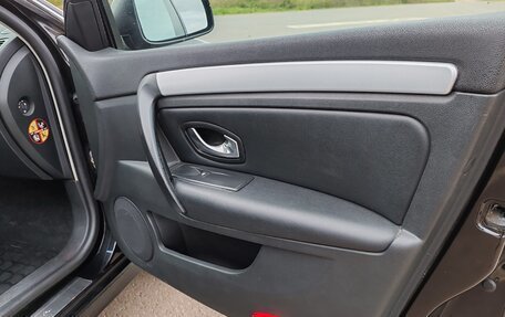 Renault Laguna III рестайлинг, 2008 год, 450 000 рублей, 17 фотография