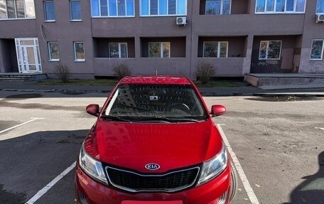 KIA Rio III рестайлинг, 2013 год, 830 000 рублей, 1 фотография