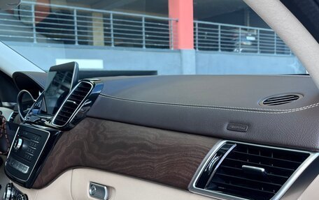 Mercedes-Benz GLS, 2016 год, 5 500 000 рублей, 31 фотография
