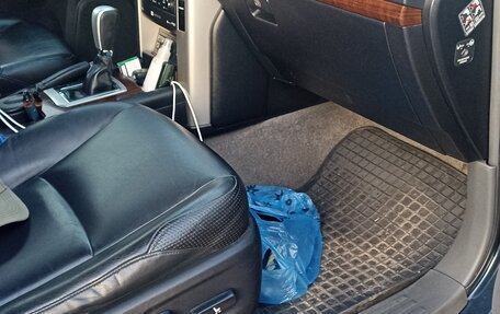 Toyota Land Cruiser Prado 150 рестайлинг 2, 2009 год, 2 550 000 рублей, 13 фотография