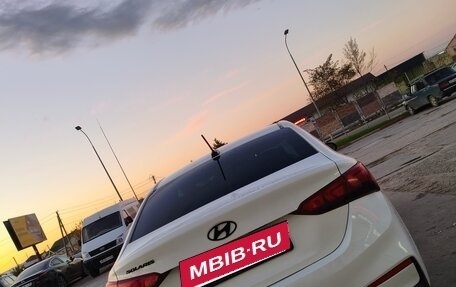 Hyundai Solaris II рестайлинг, 2018 год, 990 000 рублей, 2 фотография