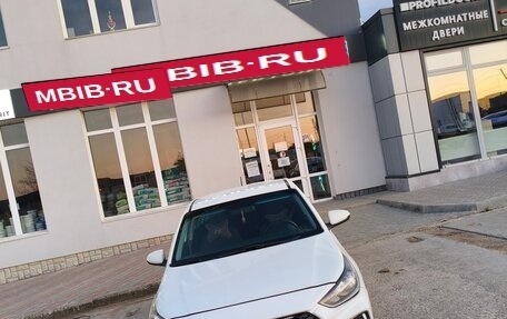 Hyundai Solaris II рестайлинг, 2018 год, 990 000 рублей, 1 фотография