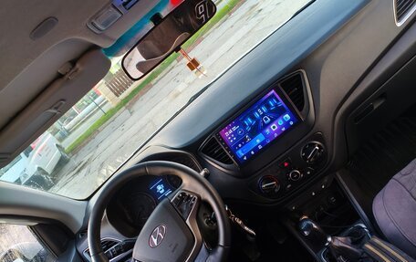 Hyundai Solaris II рестайлинг, 2018 год, 990 000 рублей, 7 фотография