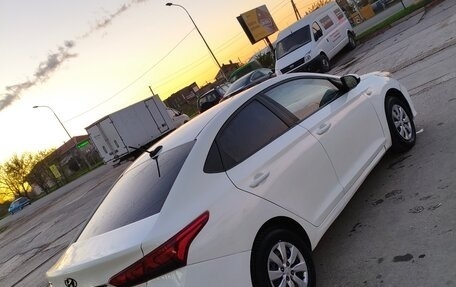 Hyundai Solaris II рестайлинг, 2018 год, 990 000 рублей, 11 фотография