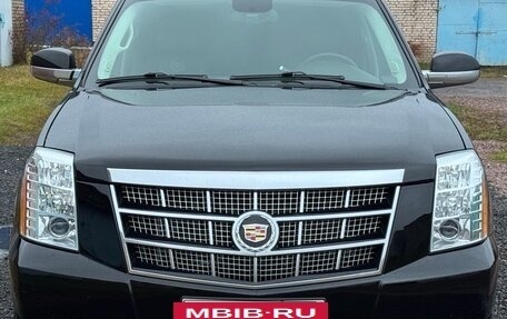 Cadillac Escalade III, 2010 год, 2 100 000 рублей, 2 фотография