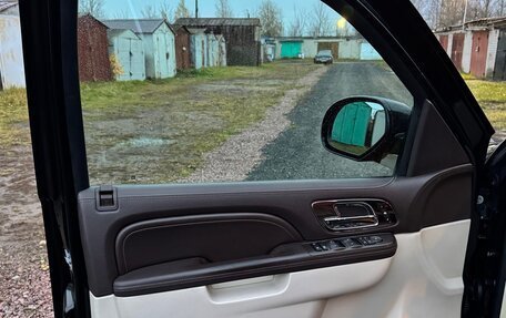 Cadillac Escalade III, 2010 год, 2 100 000 рублей, 22 фотография