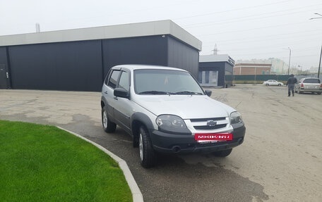 Chevrolet Niva I рестайлинг, 2019 год, 760 000 рублей, 3 фотография