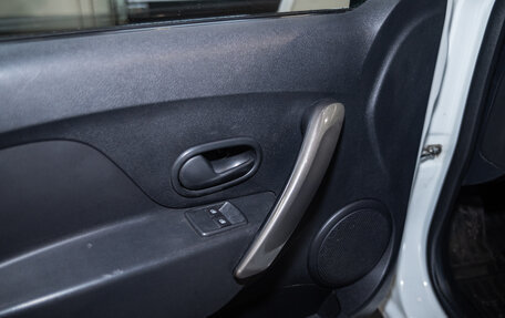 Renault Logan II, 2014 год, 700 000 рублей, 13 фотография