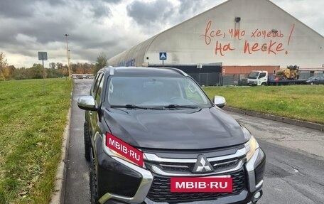 Mitsubishi Pajero Sport III рестайлинг, 2018 год, 2 530 000 рублей, 11 фотография