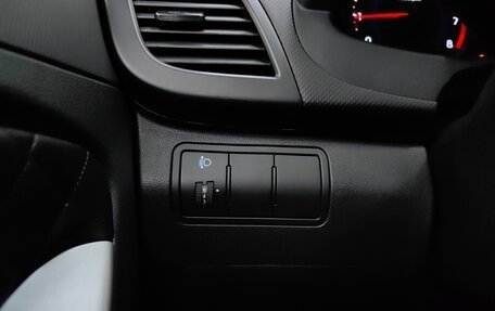 Hyundai Solaris II рестайлинг, 2011 год, 728 000 рублей, 21 фотография