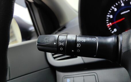 Hyundai Solaris II рестайлинг, 2011 год, 728 000 рублей, 19 фотография