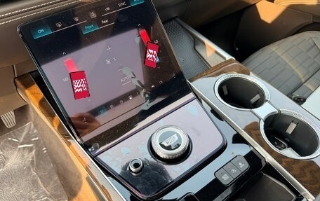 Cadillac Escalade V, 2025 год, 21 900 000 рублей, 20 фотография