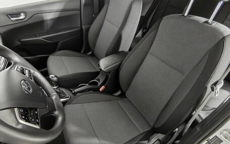 Hyundai Solaris II рестайлинг, 2021 год, 1 670 000 рублей, 23 фотография