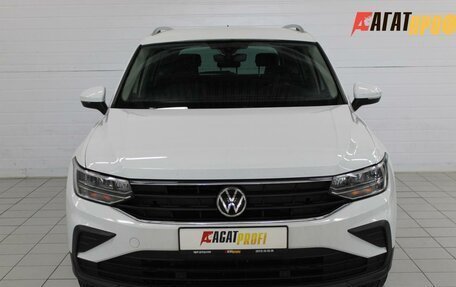 Volkswagen Tiguan II, 2021 год, 1 800 000 рублей, 2 фотография