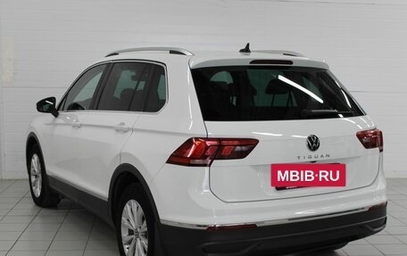 Volkswagen Tiguan II, 2021 год, 1 800 000 рублей, 10 фотография