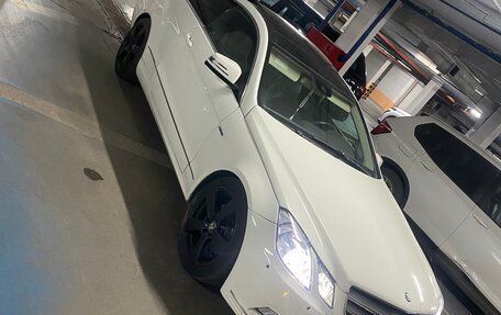 Mercedes-Benz E-Класс, 2010 год, 1 250 000 рублей, 1 фотография