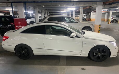Mercedes-Benz E-Класс, 2010 год, 1 250 000 рублей, 4 фотография