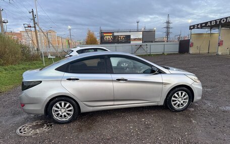 Hyundai Solaris II рестайлинг, 2011 год, 700 000 рублей, 3 фотография