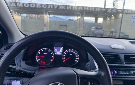 Hyundai Solaris II рестайлинг, 2011 год, 700 000 рублей, 7 фотография