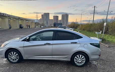 Hyundai Solaris II рестайлинг, 2011 год, 700 000 рублей, 5 фотография