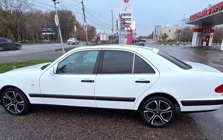 Mercedes-Benz E-Класс, 1998 год, 350 000 рублей, 5 фотография
