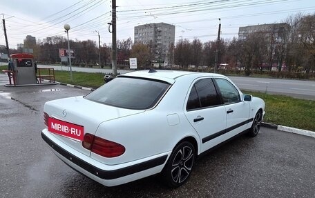 Mercedes-Benz E-Класс, 1998 год, 350 000 рублей, 6 фотография
