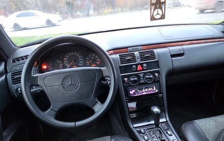 Mercedes-Benz E-Класс, 1998 год, 350 000 рублей, 33 фотография