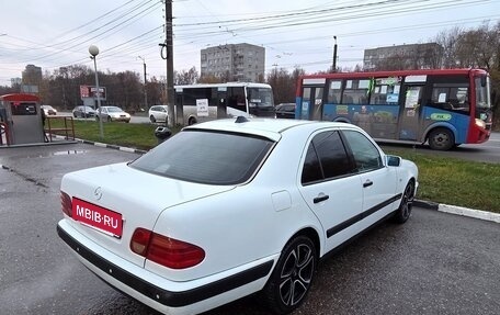 Mercedes-Benz E-Класс, 1998 год, 350 000 рублей, 24 фотография