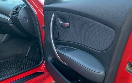 BMW 1 серия, 2010 год, 820 000 рублей, 24 фотография