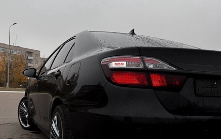 Toyota Camry, 2017 год, 2 300 000 рублей, 6 фотография