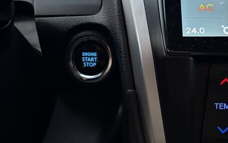 Toyota Camry, 2017 год, 2 300 000 рублей, 32 фотография