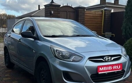 Hyundai Solaris II рестайлинг, 2013 год, 750 000 рублей, 1 фотография