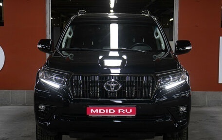 Toyota Land Cruiser Prado 150 рестайлинг 2, 2021 год, 6 898 000 рублей, 2 фотография