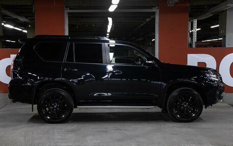 Toyota Land Cruiser Prado 150 рестайлинг 2, 2021 год, 6 898 000 рублей, 4 фотография