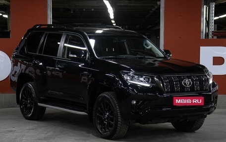 Toyota Land Cruiser Prado 150 рестайлинг 2, 2021 год, 6 898 000 рублей, 3 фотография