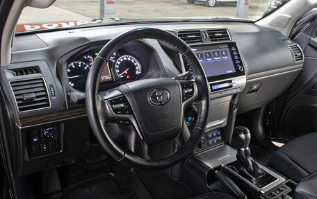 Toyota Land Cruiser Prado 150 рестайлинг 2, 2021 год, 6 898 000 рублей, 16 фотография