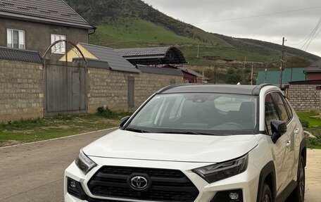 Toyota RAV4, 2025 год, 4 000 000 рублей, 1 фотография