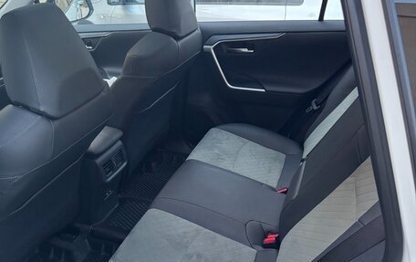 Toyota RAV4, 2025 год, 4 000 000 рублей, 6 фотография