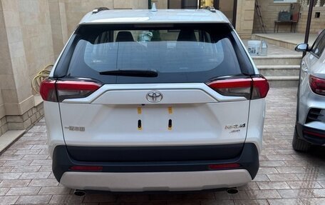 Toyota RAV4, 2025 год, 4 000 000 рублей, 10 фотография