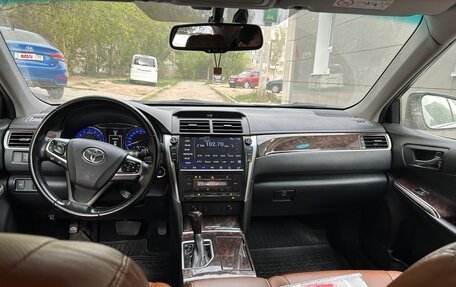 Toyota Camry, 2017 год, 2 200 000 рублей, 10 фотография