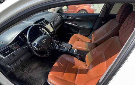 Toyota Camry, 2017 год, 2 200 000 рублей, 7 фотография