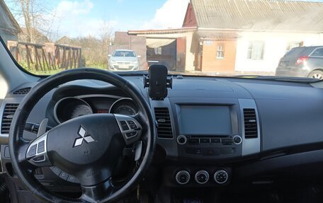 Mitsubishi Outlander III рестайлинг 3, 2007 год, 850 000 рублей, 2 фотография