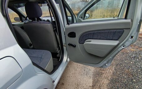 Renault Logan I, 2005 год, 350 000 рублей, 8 фотография