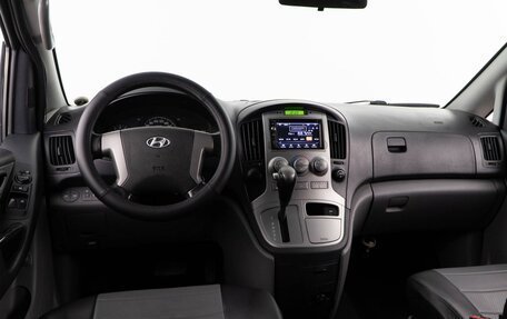 Hyundai H-1 II рестайлинг, 2010 год, 1 218 700 рублей, 6 фотография