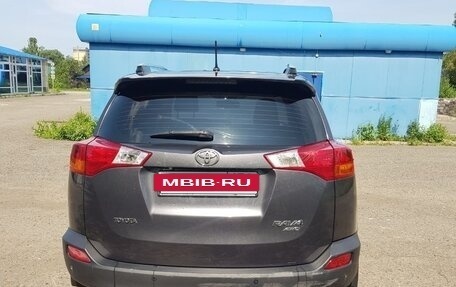 Toyota RAV4, 2015 год, 1 550 000 рублей, 3 фотография