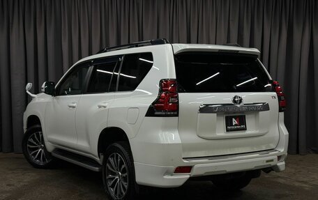 Toyota Land Cruiser Prado 150 рестайлинг 2, 2021 год, 5 899 888 рублей, 3 фотография