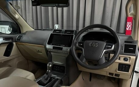 Toyota Land Cruiser Prado 150 рестайлинг 2, 2021 год, 5 899 888 рублей, 6 фотография