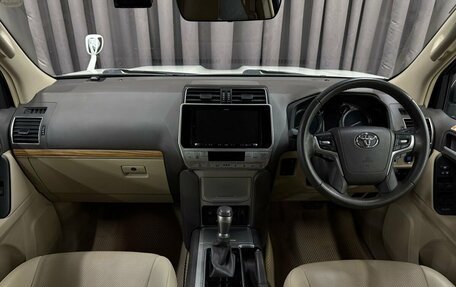 Toyota Land Cruiser Prado 150 рестайлинг 2, 2021 год, 5 899 888 рублей, 7 фотография